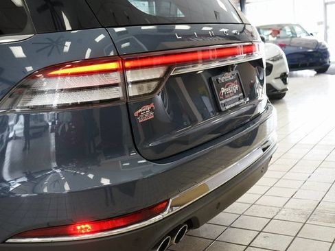 Used 2021 Lincoln Aviator Reserve AWD/4WD image 17