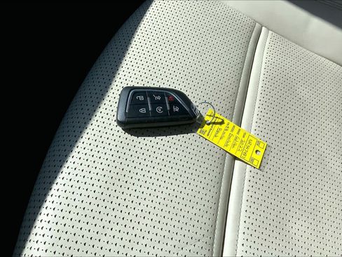 Used 2022 Cadillac Escalade Premium Luxury Platinum image 15