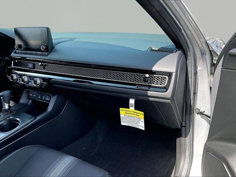 Used 2025 Honda Civic Sport image 18