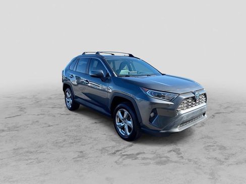 Used 2020 Toyota RAV4 Limited AWD/4WD image 2