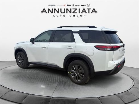 New 2025 Nissan Pathfinder SV image 3