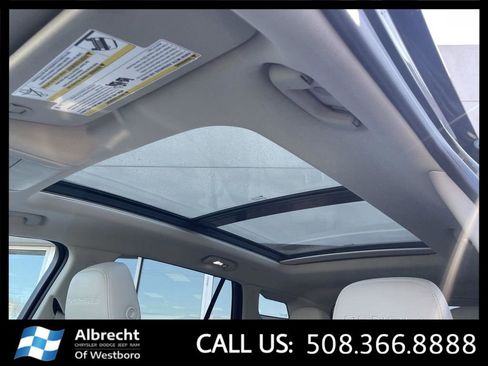 Used 2022 GMC Terrain Denali w/ Denali Premium Package AWD/4WD image 30