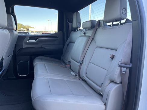 Used 2023 GMC Sierra 1500 SLT image 11