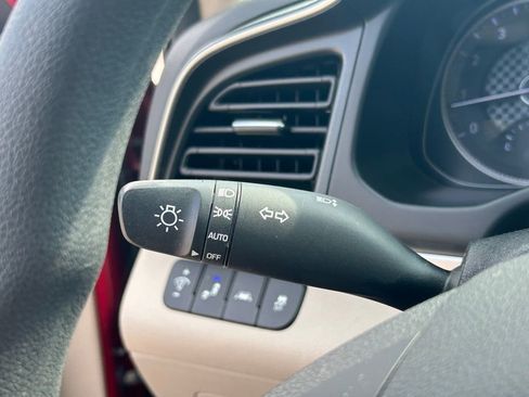 Used 2020 Hyundai Elantra SEL image 25