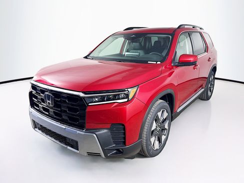 New 2026 Honda Pilot Touring image 4