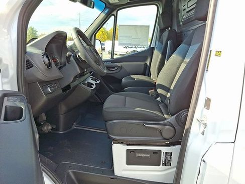 Used 2026 Mercedes-Benz Sprinter 2500 image 12