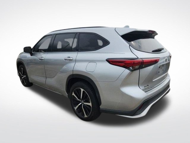 Used 2022 Toyota Highlander XSE FWD image 9