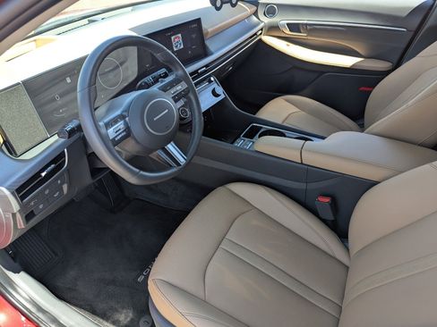 Used 2025 Hyundai Sonata Limited FWD image 26