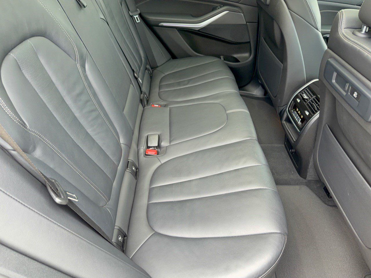 Used 2022 BMW X5 sDrive40i w/ M Sport Package RWD image 29