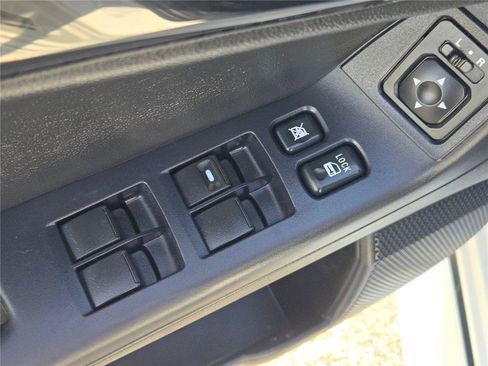 Used 2017 Mitsubishi Lancer ES FWD image 22
