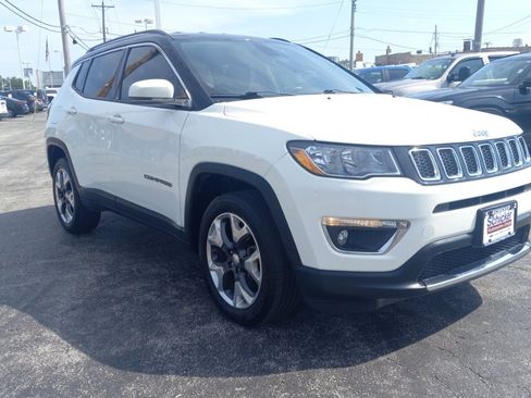 Used 2018 Jeep Compass Limited AWD/4WD image 3