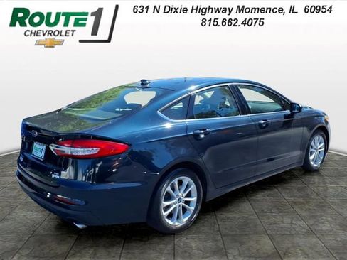 Used 2020 Ford Fusion SE FWD image 3