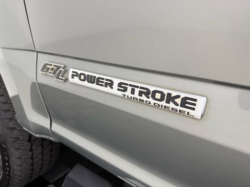 Used 2019 Ford F250 Lariat w/ Lariat Ultimate Package image 8