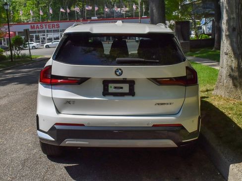 Used 2025 BMW X1 xDrive28i AWD/4WD image 5