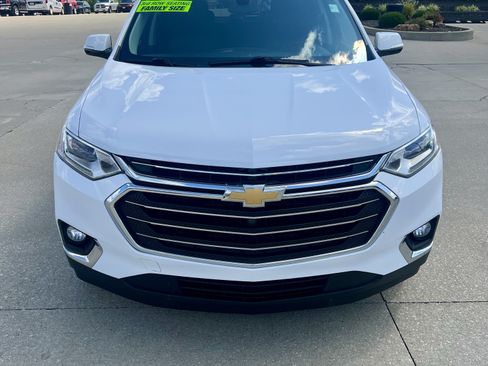 Used 2019 Chevrolet Traverse LT FWD image 2