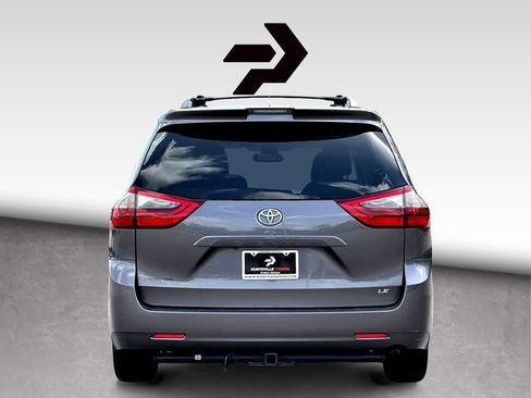 Used 2020 Toyota Sienna LE FWD image 7