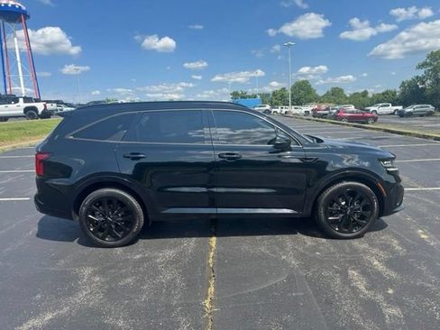 Used 2023 Kia Sorento SX FWD image 2
