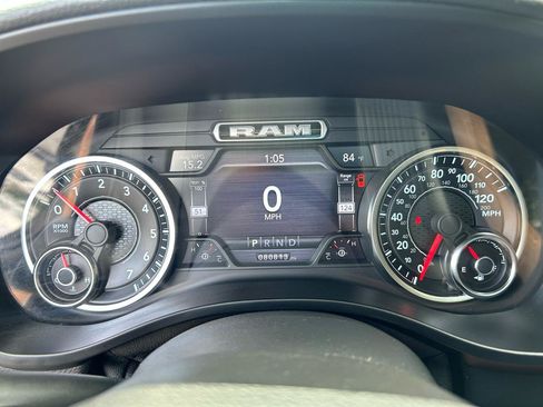 Used 2019 RAM 1500 Laramie AWD/4WD image 12