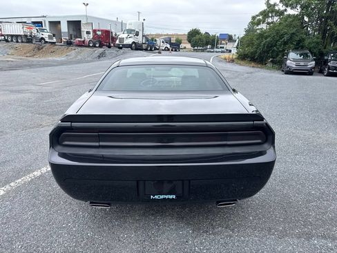 Used 2010 Dodge Challenger R/T RWD image 4