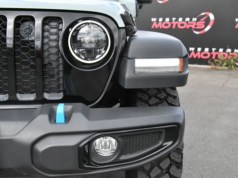 Used 2023 Jeep Wrangler Unlimited AWD/4WD image 11