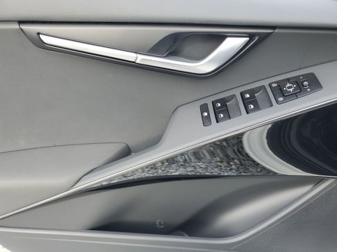 New 2026 Kia Niro Wind FWD image 13