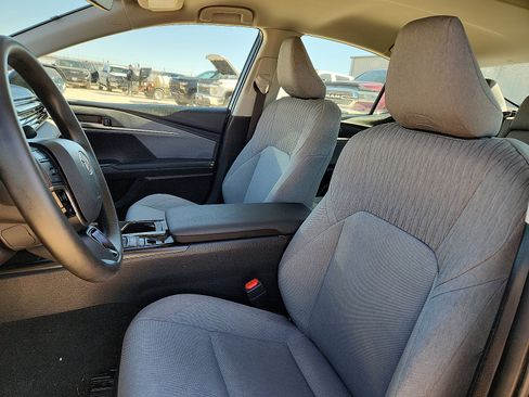 Used 2025 Toyota Camry LE image 11