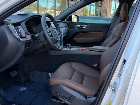 Used 2024 Volvo XC60 B5 Plus Dark w/ Climate Package image 8