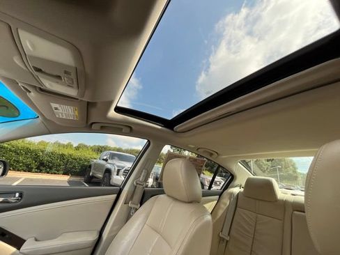 Used 2011 Nissan Altima 2.5 SL w/ 2.5SL Pkg FWD image 32