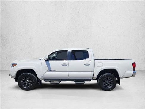 Used 2022 Toyota Tacoma SR5 w/ SR5 Appearance Package (SM) RWD image 8