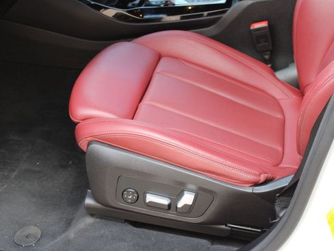 Used 2023 BMW X3 sDrive30i w/ M Sport Package image 14