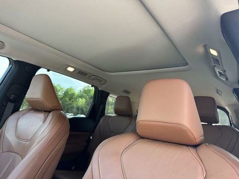 Used 2023 INFINITI QX60 Sensory w/ Vision Package AWD/4WD image 33