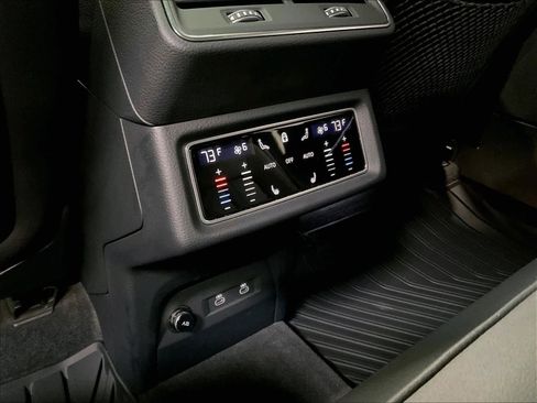 Certified 2024 Audi Q8 e-tron Premium Plus w/ Premium Plus Package image 31