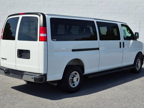Used 2025 Chevrolet Express 3500 LT w/ LT Preferred Equipment Group RWD image 16