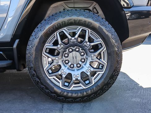Used 2025 GMC Hummer EV 3X AWD/4WD image 11