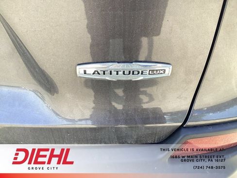 Used 2021 Jeep Cherokee Latitude Lux w/ Trailer Tow Group AWD/4WD image 11