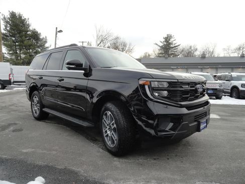 New 2025 Ford Expedition Active image 3