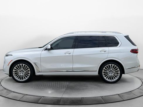 Used 2024 BMW X7 xDrive40i AWD/4WD image 4