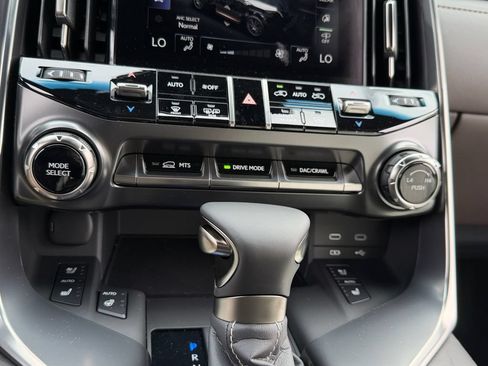 New 2026 Lexus LX 600 4WD w/ Luxury Package image 30