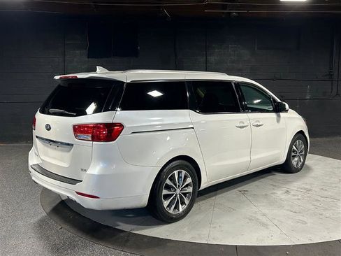 Used 2016 Kia Sedona SX image 5