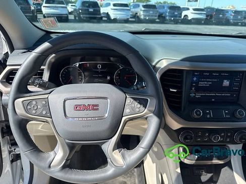 Used 2023 GMC Acadia Denali w/ Denali Ultimate Package FWD image 12