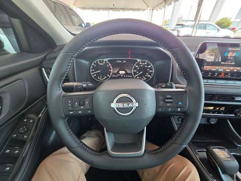 Certified 2025 Nissan Rogue SV w/ SV Premium Package FWD image 23