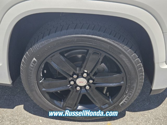 Used 2019 GMC Acadia Denali w/ Technology Package FWD image 14