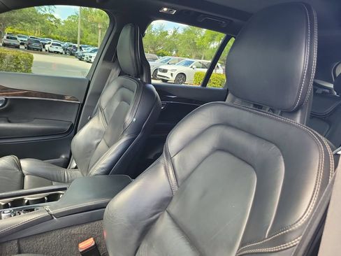 Used 2018 Volvo XC90 T5 Momentum w/ Convenience Package FWD image 22