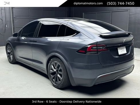 Used 2023 Tesla Model X Plaid image 4