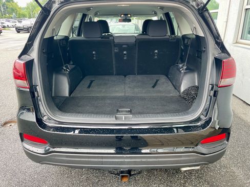 Used 2019 Kia Sorento AWD V6 image 38