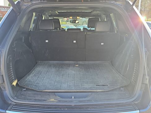 Used 2021 Jeep Grand Cherokee Limited w/ Sun & Sound Group image 28