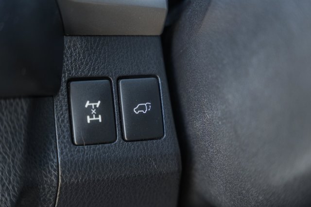 Used 2018 Toyota RAV4 XLE AWD/4WD image 35