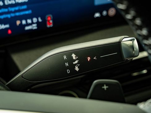 Used 2025 Buick Enclave Avenir w/ Super Cruise Package image 34