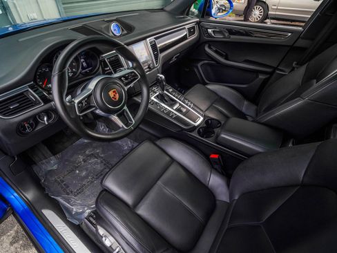 Used 2017 Porsche Macan AWD/4WD image 12