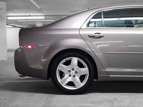 Used 2010 Chevrolet Malibu LT w/ HFV6 Engine Package image 18